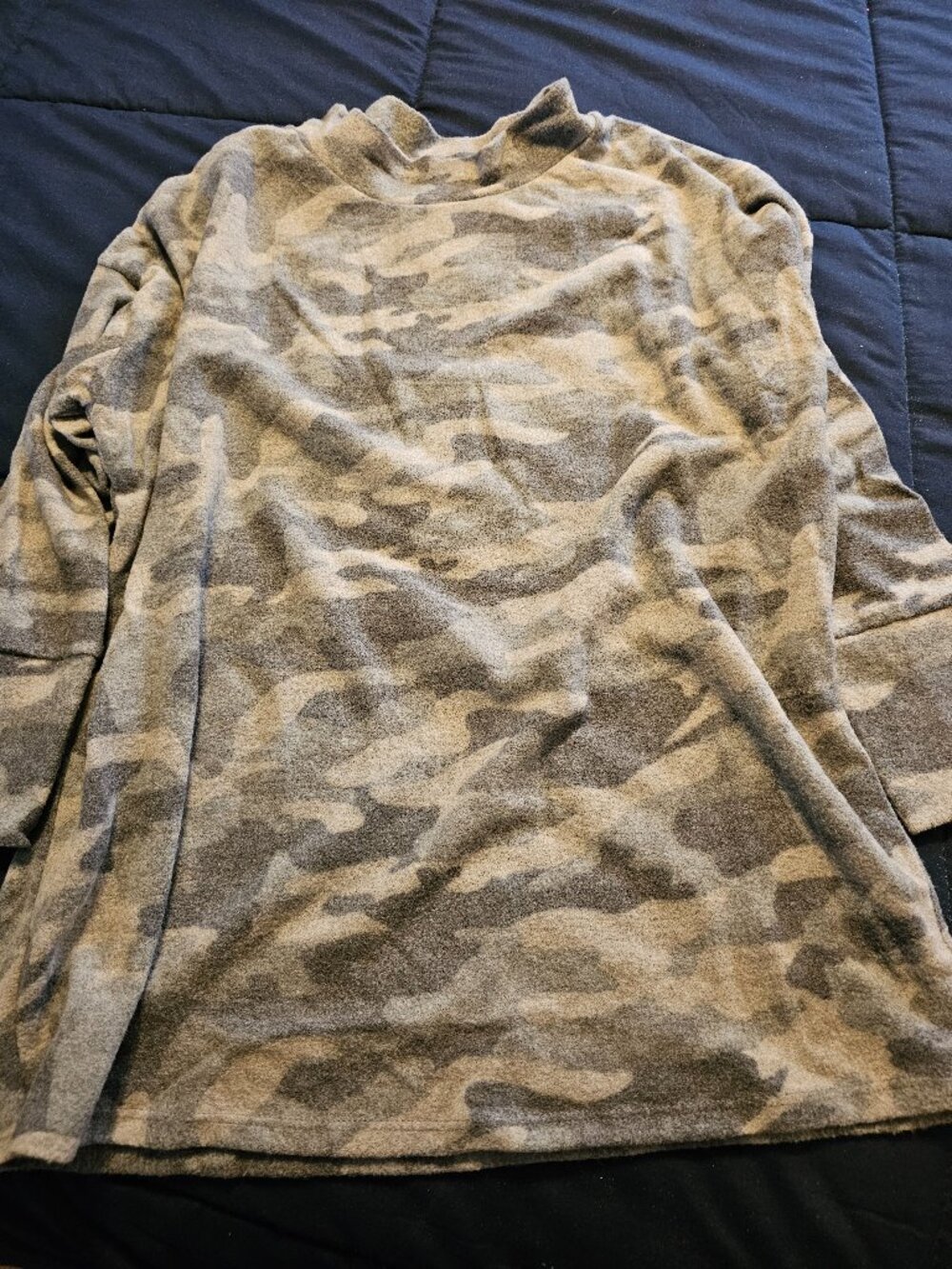 Soft Camo mock neck sweater/top by Cherish sz L